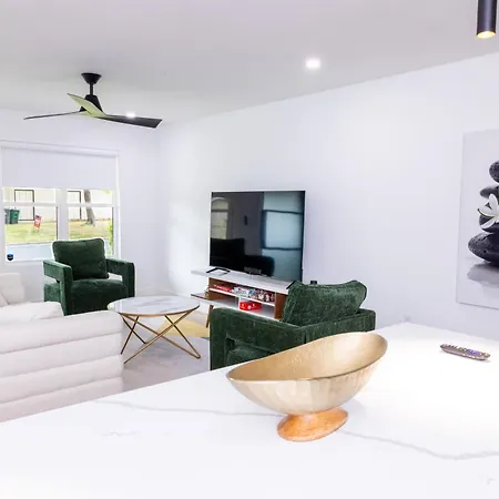 Villa Luxe Retreat, Modern Gem With Private Backyard Oasis à Austin Extérieur photo