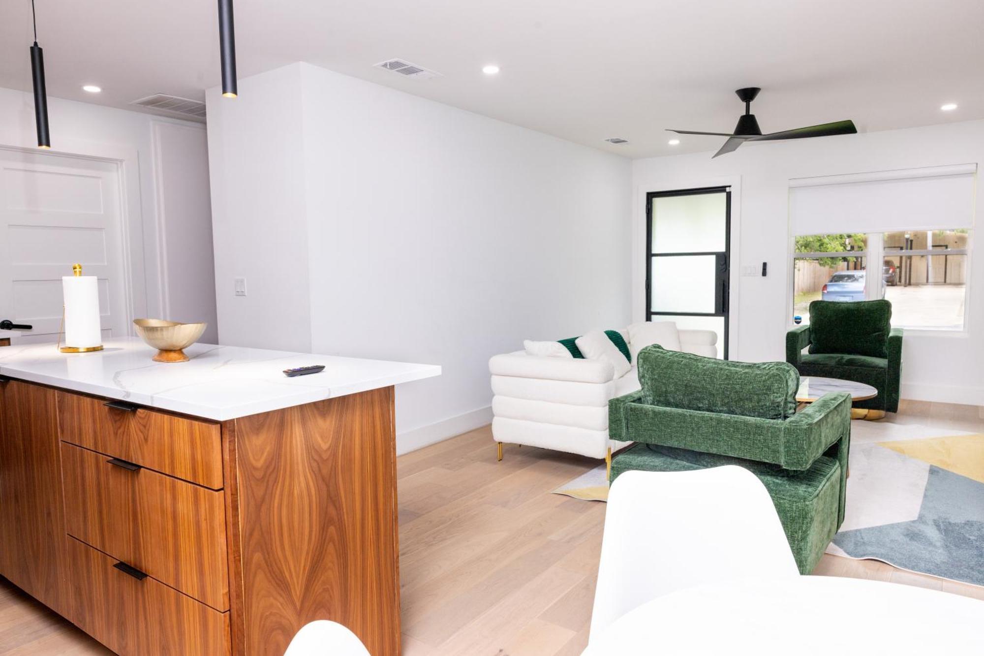 Hébergement de vacances Luxe Retreat, Modern Gem With Private Backyard Oasis Austin