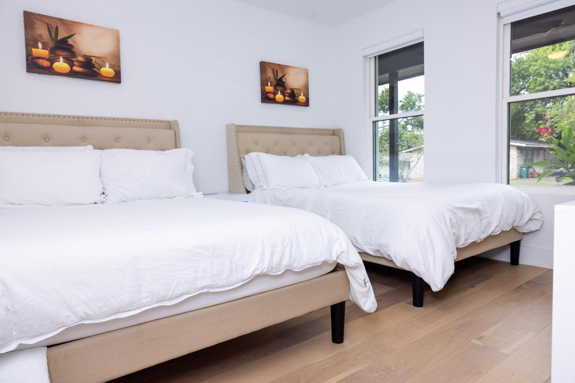 Hébergement de vacances Luxe Retreat, Modern Gem With Private Backyard Oasis *